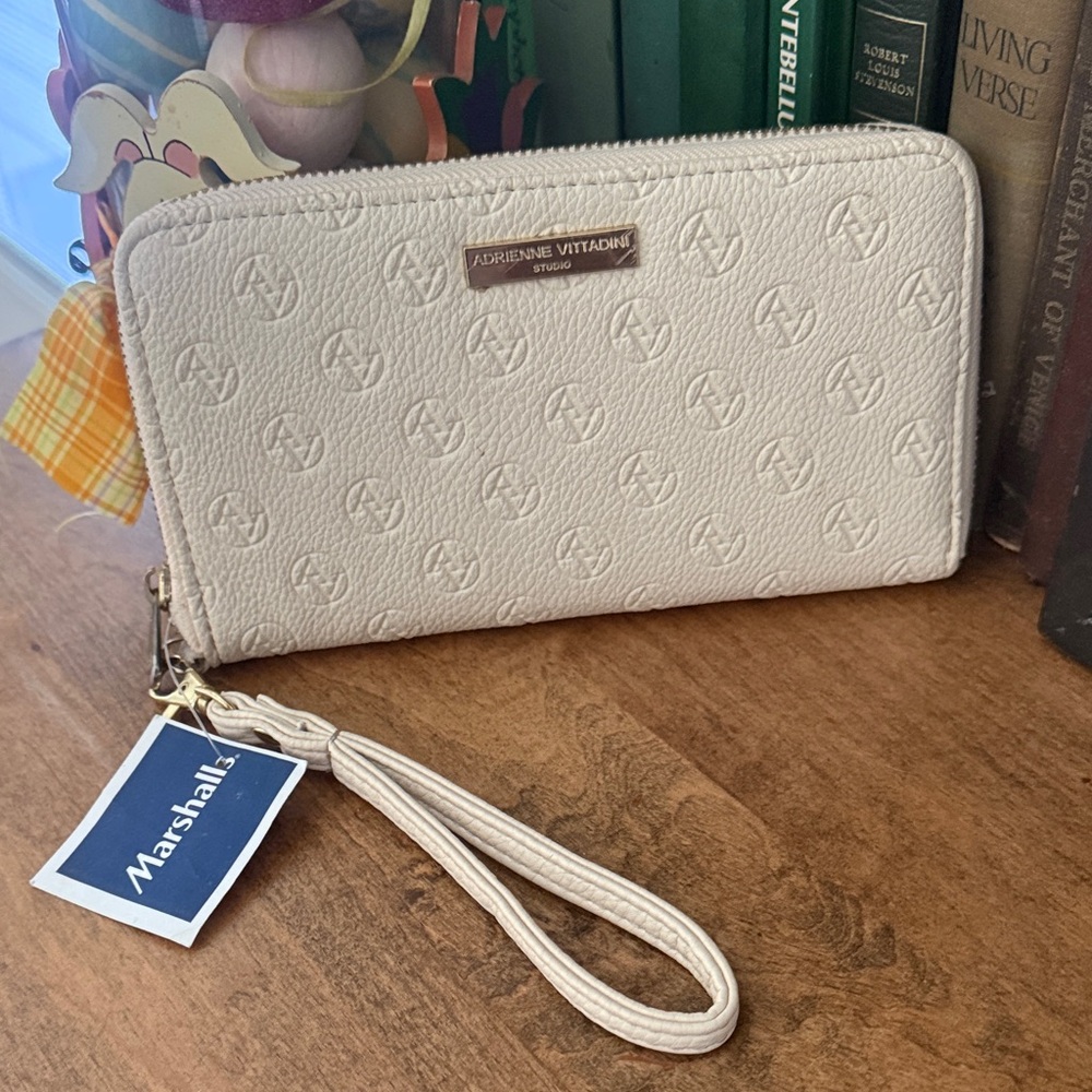 Adrienne Vittadini Cream Wristlet Wallet